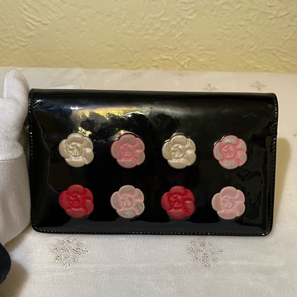 CHANEL make up pallet bifold patent leather wallet - Picture 3 of 16